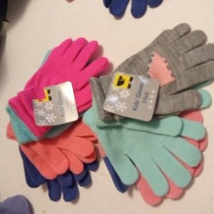 Girls gloves different colors nwt 7 pairs